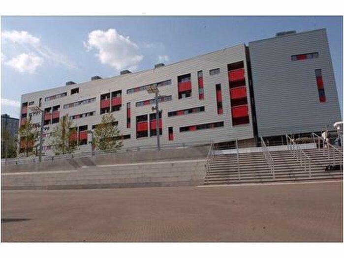 2 Bedroom Flat For Sale In Ashburton Triangle, Drayton Park, London, N5