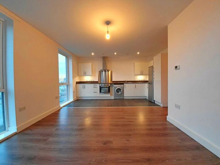 2 Bedroom Flat To Rent In Eclipse Court, Stoke Quay, IP2