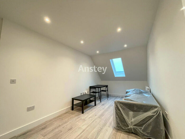 2 Bedroom Flat To Rent In Portswood Road, Southampton, SO17