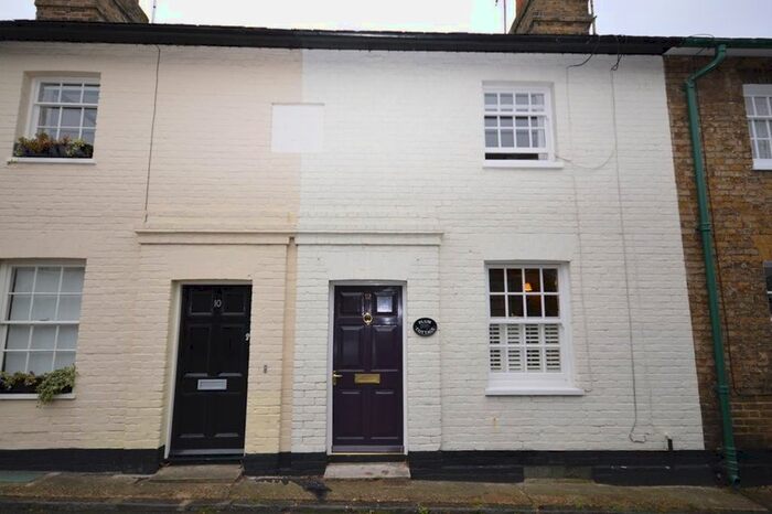 2 Bedroom Property To Rent In Mill Lane, Welwyn AL6