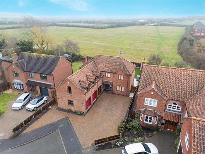 6 Bedroom Detached House For Sale In Redthorn Way, Claypole, Newark, NG23