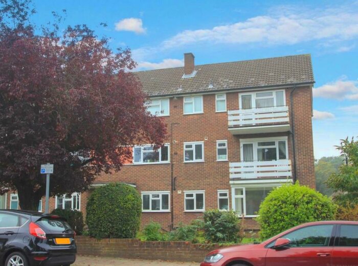 2 Bedroom Apartment To Rent In Cranes Park, Surbiton, KT5
