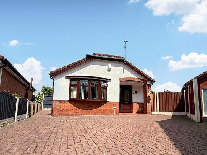 2 Bedroom Detached Bungalow For Sale In Kingsthorne Park, Hunts Cross, Liverpool, L25