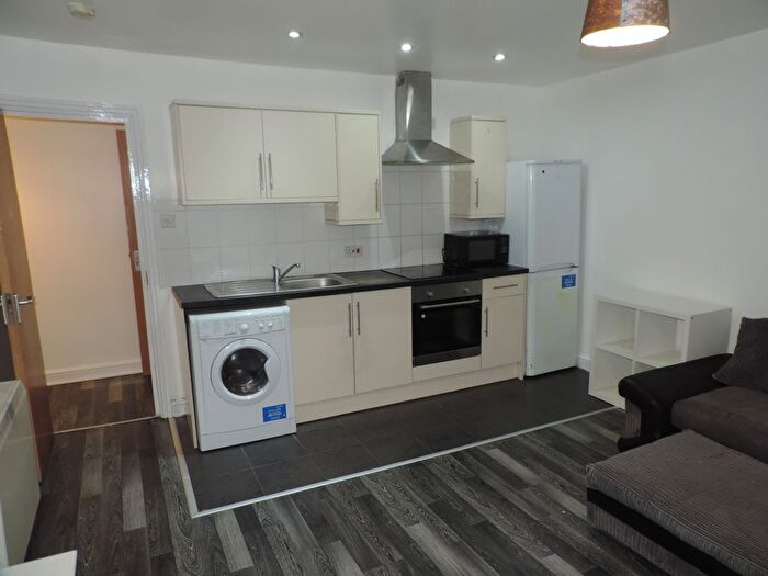2 Bedroom Flat To Rent In Clifton Street, Cardiff, CF24
