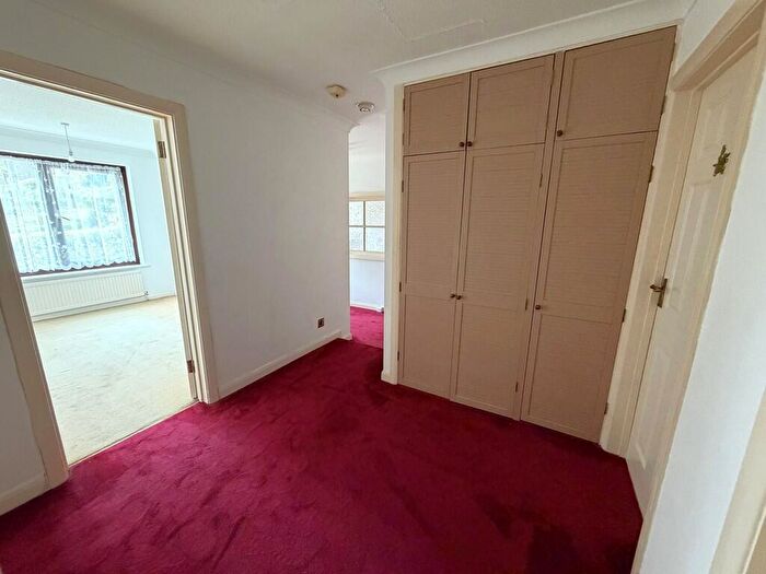 3 Bedroom Detached Bungalow For Sale In Cotton Close, Broadstone, BH18 - Photo 11