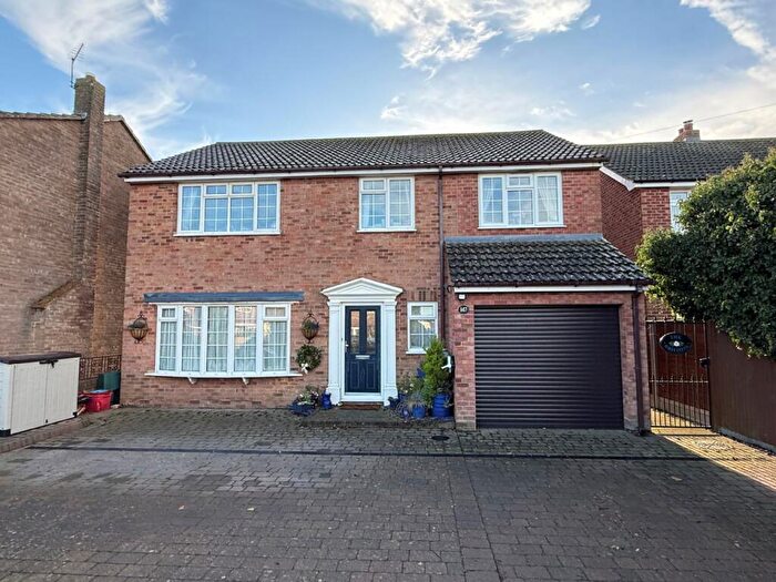 4 Bedroom Detached House For Sale In Kirby Road, Walton-on-the-naze, CO14