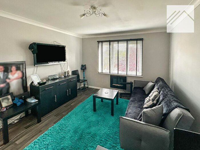 2 Bedroom Apartment To Rent In Flat, Oakwood Court, Arterial Road, Leigh-on-Sea, SS9