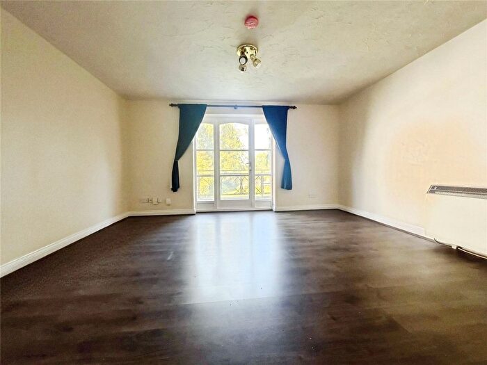 2 Bedroom Flat To Rent In Exeter Close, Watford, Hertfordshire, WD24