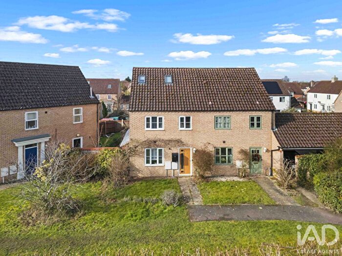 3 Bedroom Semi Detached House For Sale In Tennyson Place, Ely, Cambridgeshire, CB6
