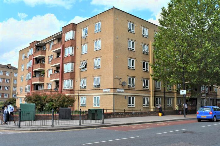 3 Bedroom Flat To Rent In Darling Row, Whitechapel, E1