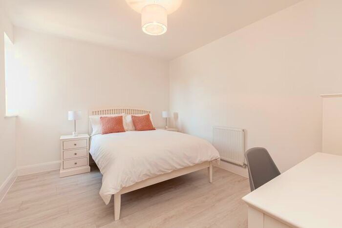 1 Bedroom House To Rent In High Street, Kidlington, OX5