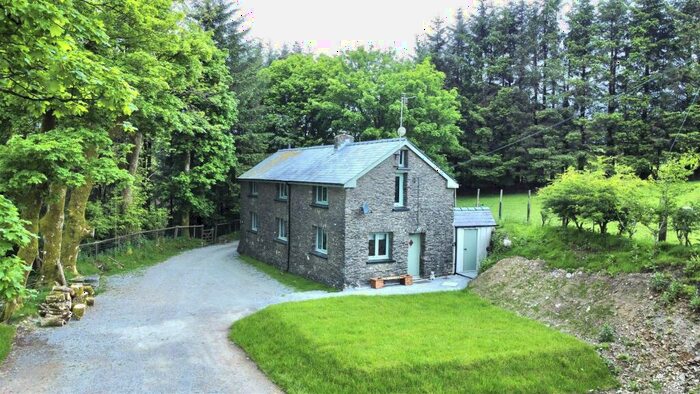 3 Bedroom Detached House For Sale In Gwernogle, Carmarthen, SA32