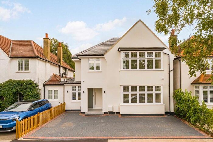 7 Bedroom House To Rent In Beech Walk, Mill Hill, NW7