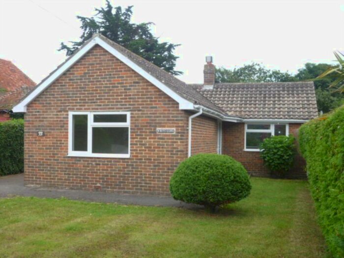 2 Bedroom Detached House To Rent In Oakfield Avenue, East Wittering, PO20