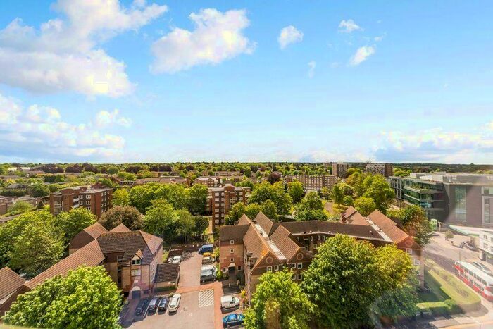 2 Bedroom Flat To Rent In Northumberland House, SM2