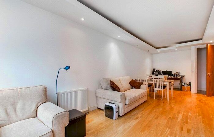 1 Bedroom Flat To Rent In Weymouth Mews, Marylebone, London, W1G