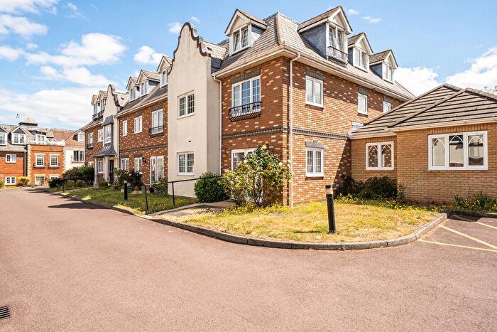 1 Bedroom Flat For Sale In Pegasus Court, Park Lane, Tilehurst, Reading, RG31