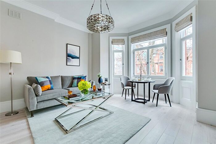 2 Bedroom Flat To Rent In Sloane Gardens, London, SW1W