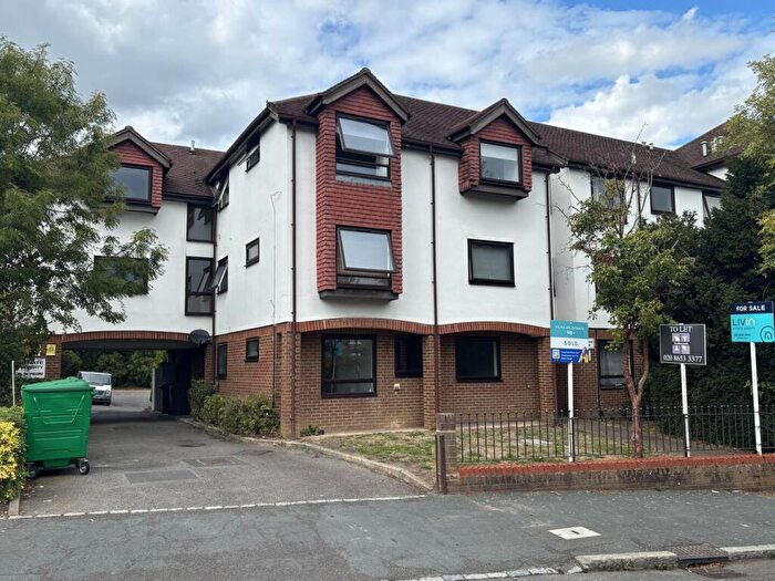 1 Bedroom Flat To Rent In Warminster Road, South Norwood, London, SE25