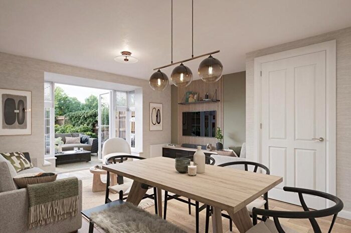 3 Bedroom Semi-Detached House For Sale In Henley Gate, Ipswich, IP1