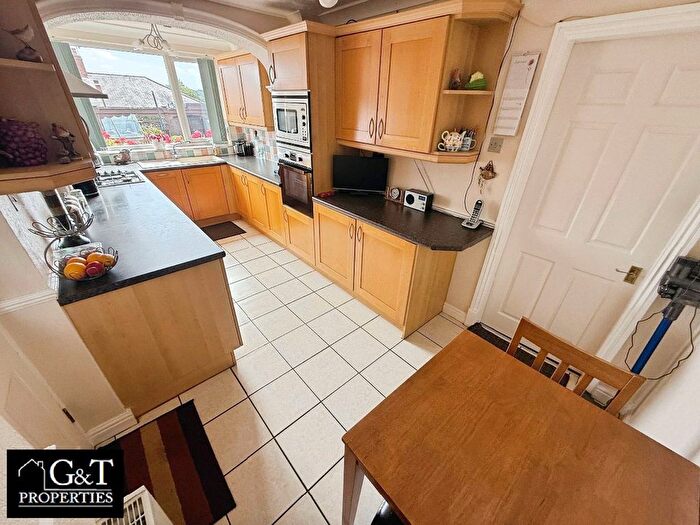 3 Bedroom Semi-Detached House For Sale In Tewkesbury Drive, Dudley, DY2