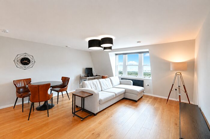 1 Bedroom Flat For Sale In Horn Lane, Acton, W3