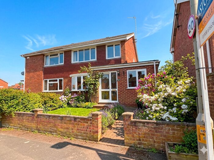 4 Bedroom Semi Detached House For Sale In Caldecote Street, Newport Pagnell, MK16