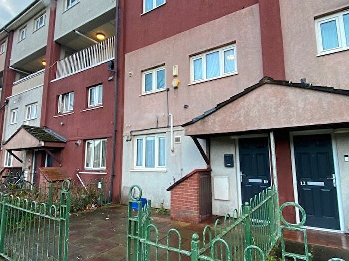 3 Bedroom Maisonette To Rent In Kelsey Close, Birmingham, B7
