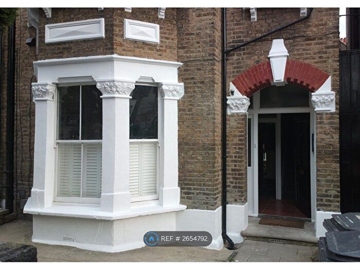 2 Bedroom Flat To Rent In Deronda Road, London, SE24