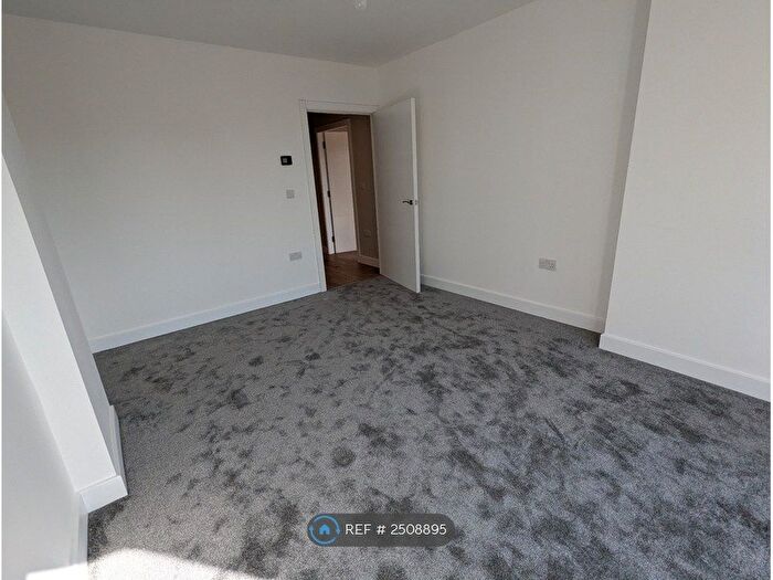 1 Bedroom Flat To Rent In Oto Tower, Ilford, IG3