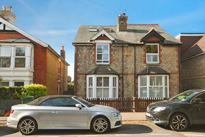 4 Bedroom Semi Detached House For Sale In St. Lukes Road, Maidstone, Kent, ME14