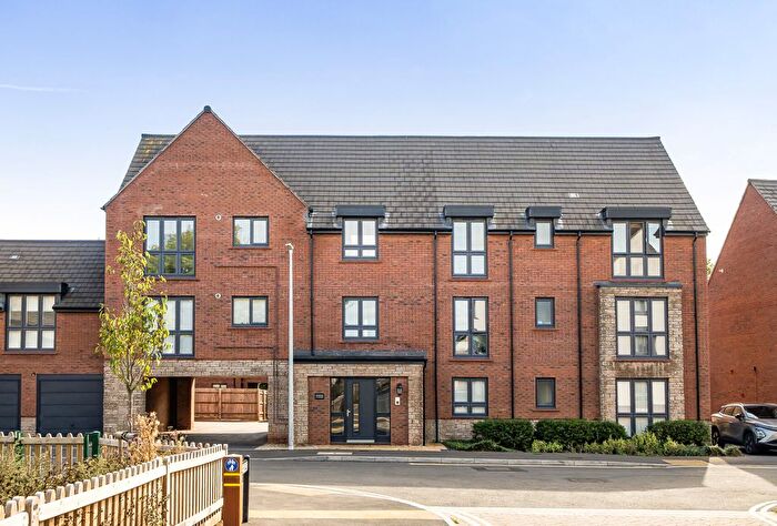 2 Bedroom Flat For Sale In Mustoe Road, Frenchay, Bristol, Gloucestershire, BS16