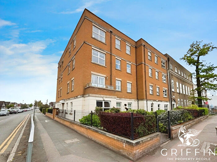 2 Bedroom Flat To Rent In St Marys Lane, Upminster, RM14