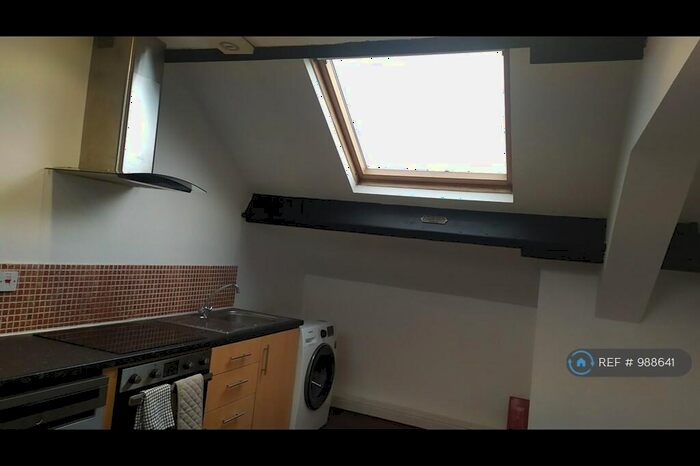 1 Bedroom Flat To Rent In Nancroft Mount, Leeds, LS12