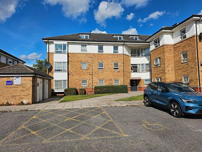 2 Bedroom Flat To Rent In Goresbrook Road, Dagenham, RM9