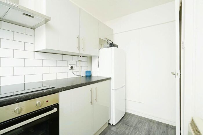 1 Bedroom Flat For Sale In Saye & Sele Close, Grendon Underwood, Aylesbury, HP18