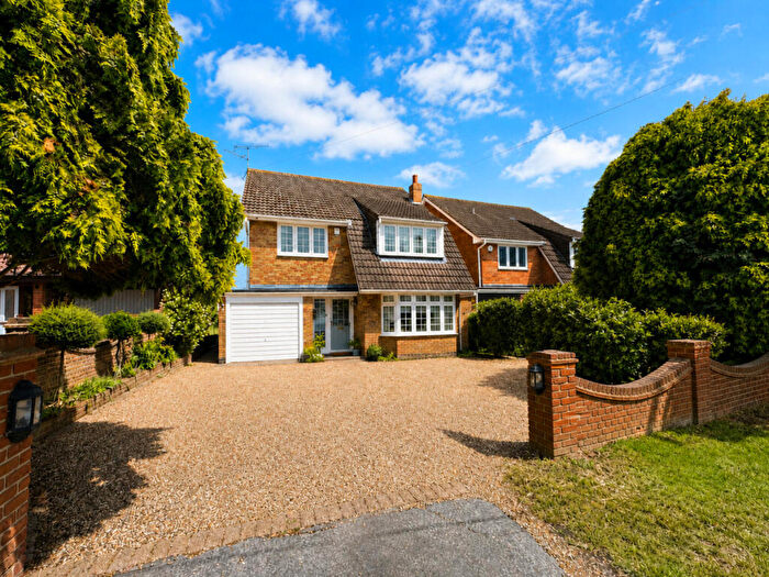 5 Bedroom Detached House For Sale In Main Road, Hawkwell, SS5
