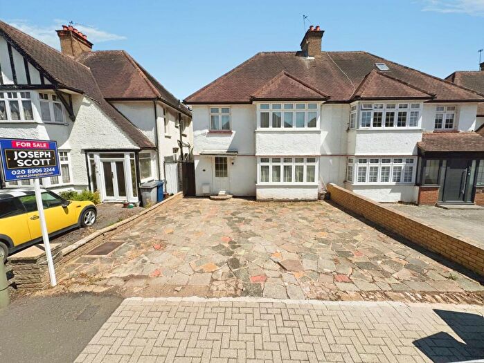 3 Bedroom Semi-Detached House For Sale In Edgwarebury Gardens, Edgware, HA8