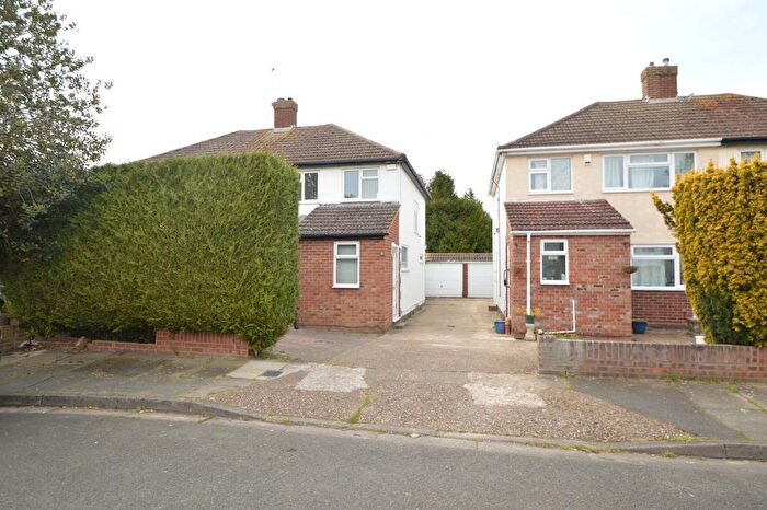 3 Bedroom Semi-detached House To Rent In Armstrong Road, Hanworth, Feltham, TW13