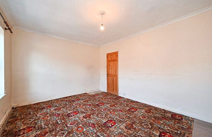 3 Bedroom Terraced House For Sale In De Beauvoir Road, Reading, Berkshire, RG1