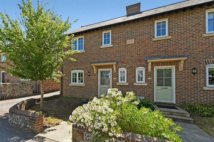 3 Bedroom Semi-Detached House To Rent In The Street, Walberton, BN18