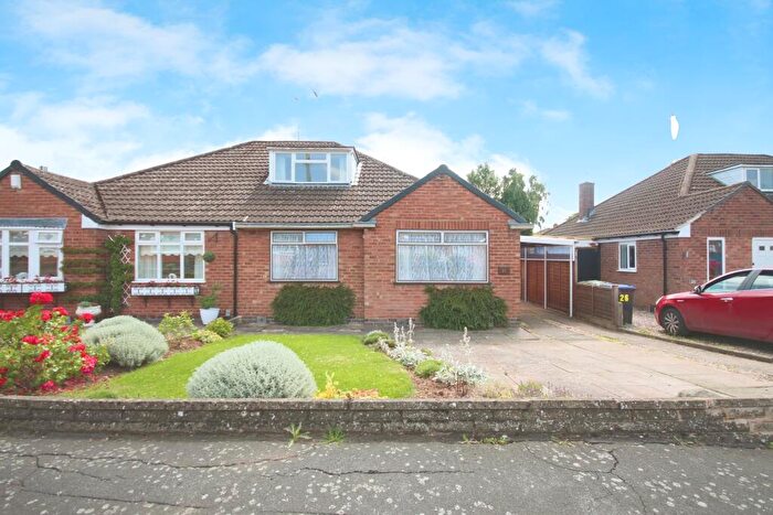 3 Bedroom Bungalow For Sale In Ladycroft, Leamington Spa, Warwickshire, CV32