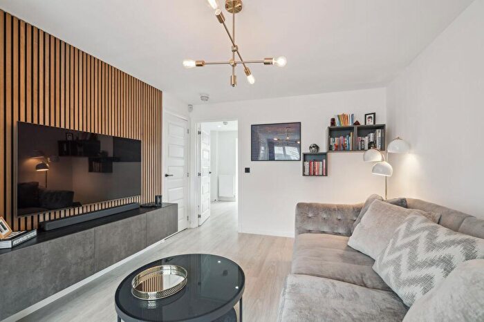 3 Bedroom Detached House For Sale In Lang Drive, Bathgate, EH48