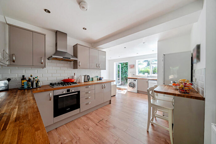 4 Bedroom Semi-Detached House For Sale In Gates Green Road, West Wickham, BR4