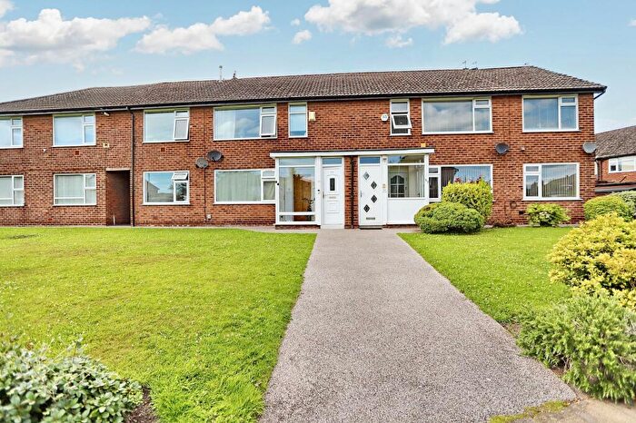 2 Bedroom Maisonette For Sale In Hillingdon Road, Whitefield, M45