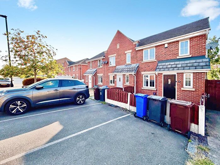 3 Bedroom End Of Terrace House For Sale In Middlepeak Way, Sheffield, S13
