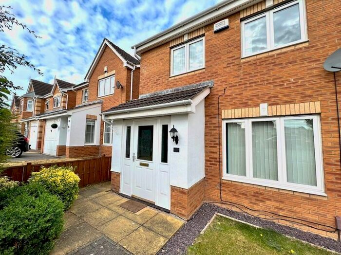 3 Bedroom Semi-Detached House To Rent In Freyja Croft, Scartho Top, Grimsby, DN33