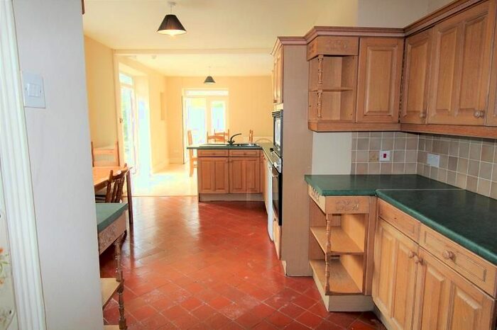 10 Bedroom Property To Rent In Queens Avenue, Aberystwyth, SY23