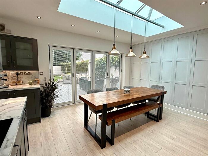 3 Bedroom Semi-Detached House For Sale In Elloughton Road, Brough, HU15