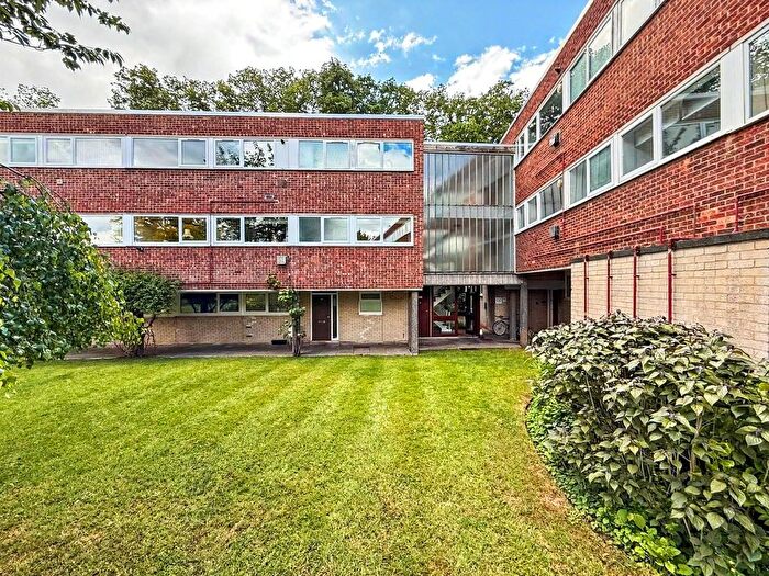 3 Bedroom Flat To Rent In Gilmerton Court, Trumpington, Cambridge, Cambridgeshire, CB2